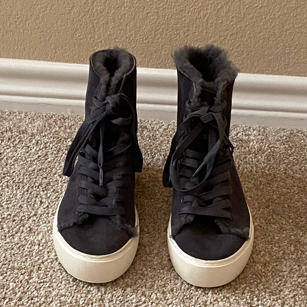 UGG Gray Lace-up Booties (Women's Size 6.5)